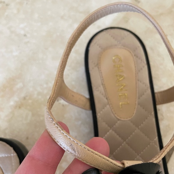 Chanel black beige camellia T-strap sandals 38C - Picture 6 of 8